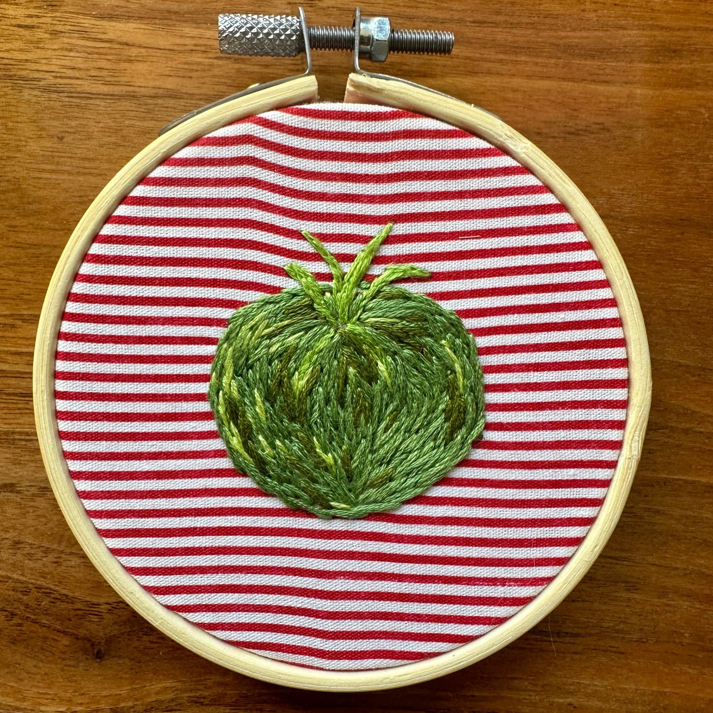 Green tomato hoop